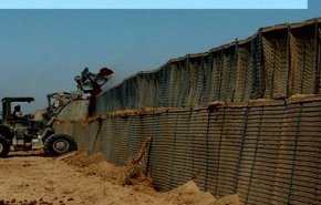 لیبی در مرز با مصر دیوار حایل می‌سازد 