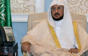 معارض سعودي يدحض مواقف وزير الأوقاف بوثائق آل الشيخ