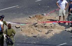 یک افسر صهیونیست بر اثر تیراندازی در جنوب غزه زخمی شد

