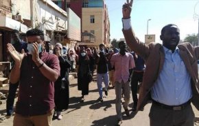 المحتجون ينطلقون الخميس من 17 موقعا صوب قصر الرئاسة في الخرطوم
