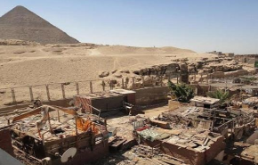المصريون يستفيقون على اعمال هدم في مدينة الجيزة السياحية