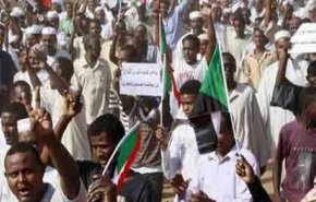 رئيس الوزراء السوداني یکشف سبب أزمة بلاده الاقتصادية