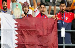 هذا ما فعلته شرطة الإمارات بعلم قطر بعد فوز الاخيرة باللقب (شاهد)