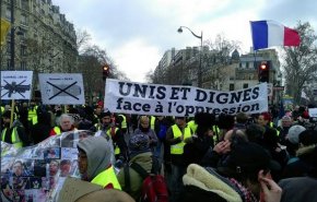 دوازدهمین شنبه اعتراضی در فرانسه/ خشم معترضان از استفاده پلیس از سلاح‌