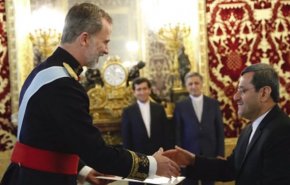 سفیر جدید ایران در مادرید استوارنامه خود را تقدیم پادشاه اسپانیا کرد