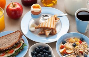 باحثون: تناول وجبة الإفطار لن يساعد في تخفيض الوزن