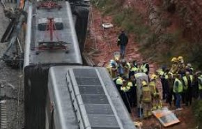 برخورد دو قطار با یکدیگر در اسپانیا دست کم 9 کشته و زخمی بجای گذاشت