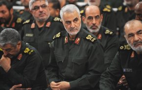 شاهد: الحرس الثوري يرسل رسالة تحذيرية لاميركا في يوم انتصار الثورة