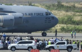 هواپیمای نظامی آمریکا نزدیک مرز ونزوئلا به زمین نشست