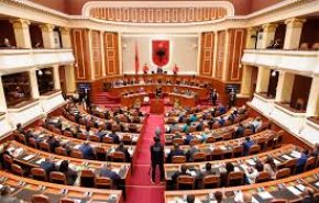 افزایش تنش میان پارلمان و دولت آلبانی/ نمایندگان خواستار جایگزینی دولت انتقالی تا زمان برگزاری انتخابات زودهنگام شدند