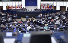 الاتحاد الأوروبي يدين اقتطاع الاحتلال لمخصصات الأسرى والشهداء