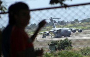 طائرة برازيلية محملة بالمساعدات الإنسانية تصل لحدود فنزويلا
