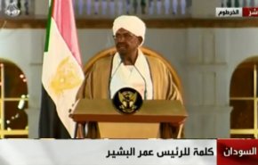 البشیر دولت سودان را منحل و اعلام حالت فوق‌العاده کرد