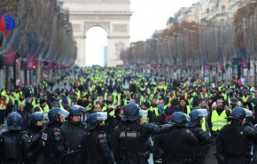 سایه سنگین نیروهای امنیتی در پانزدهمین شنبه اعتراض در فرانسه
