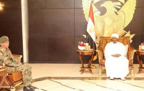 نائب الرئيس السوداني الجديد: لن نسمح بانزلاق البلاد نحو المجهول