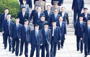 فیلم | محافظان دونده رهبر کره شمالی در خیابان‌های هانوی!
