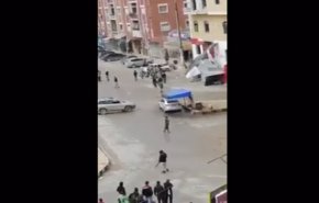 شاهد بالفيديو... 'جبهة النصرة' تنفذ إعدامات جماعية في إدلب 18+