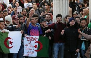 بيان للمعارضة الجزائرية يدعو لمواصلة الحراك الشعبي 