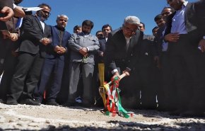 وزير الطاقة الايراني يضع حجر الاساس لمحطة كهربائية في محافظة خوزستان 