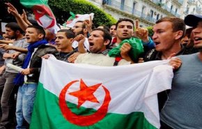 الجزائر: المحامون يقررون تعليق العمل القضائي