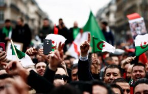 شاهد: عودة بوتفليقة الى الجزائر تزيد الوضع صعوبة 