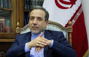 عراقجي: روحاني يزور العراق في وضح النهار وترامب يزوره سرا بالليل