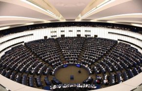 البرلمان الأوروبي يدعو لتعليق مفاوضات انضمام تركيا إلى الاتحاد