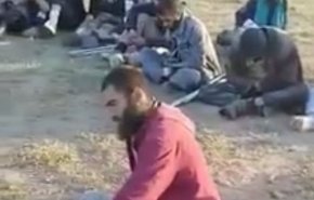 فیلمی از تسلیم شدن تروریست‌های داعش در باغوز 