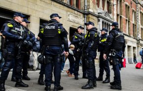 هولندا تعلن القبض على مشتبه به في حادثة طعن شخصين بأمستردام