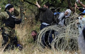 'تعذيب' الجيش اليوناني لمهاجر جزائري يثير استياء واسعًا