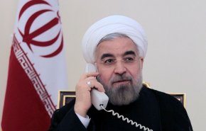 الرئيس روحاني يهنئ قائد الثورة بحلول العام الجديد
