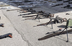 شاهد: اسلحة غربية الصنع من مخلفات الارهابيين بريف حمص