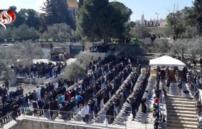 حضور 40 هزار فلسطینی در نماز جمعه مسجدالاقصی