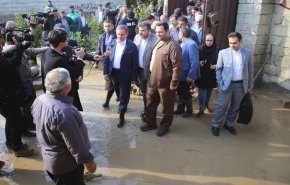 مسؤولون ايرانيون يشاطرون عمليات الاغاثة ميدانيا