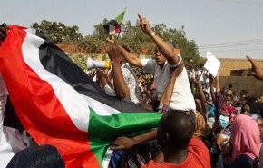 مواكب عمال السودان تطالب بإسقاط النظام وتنحي البشير 
