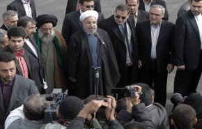 الرئيس روحاني يصل خوزستان لتفقد المناطق المتضررة