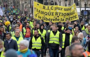 بیستمین شنبه اعتراض جلیقه زردها به مکرون/ حمله پلیس فرانسه به معترضان پاریسی با گاز اشک‌آور