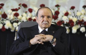 شاهد: ترقب في الجزائر لاعلان الاستقالة.. والشعب لايكتفي