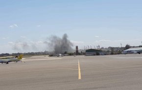 ضربة جوية تستهدف المطار الوحيد العامل في طرابلس