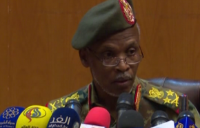 بالفيديو.. زين العابدين يوضح حقيقة دور المجلس العسكري في السودان