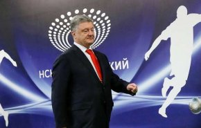 الرئيس الأوكراني يقتحم قناة تلفزيونية مؤيدة لمنافسه الانتخابي!
