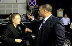 شاهد: ماسبب ظهور مفاجئ لزوجة حسني مبارك برفقة نجليها في القاهرة؟