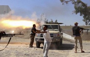 شاهد معركة حامية الوطيس 'من نوع آخر' في ليبيا ؟