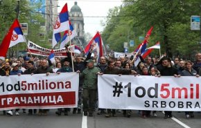 تظاهرات 10 هزار نفری معترضان به سیاست‌های دولت در صربستان