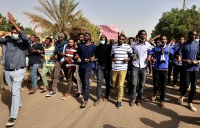 الجيش السوداني يحاول فض الاعتصام أمام القيادة العامة للقوات المسلحة 