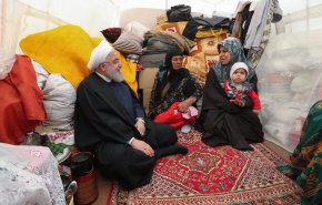 روحانی از روستای چم‌مهر بازدید کرد/ دولت تا اتمام بازسازی خرابی‌ها و جبران خسارات در کنار مردم مناطق سیل‌زده خواهد بود