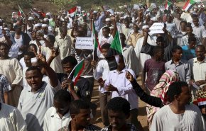 بالفيديو: احتجاز عدد من كبار مسؤولي الحزب الحاكم السابق في السودان