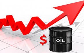 أسعار النفط تقفز بعد أنباء بشأن إلغاء واشنطن الإعفاءات من الحظر ضد إيران