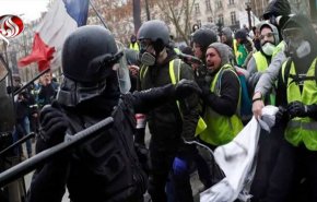 معترضان فرانسوی خطاب به پلیس: خودتان را بُکشید