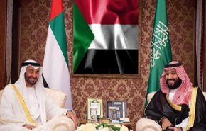 انياب السعودية والإمارات تعض السودان!